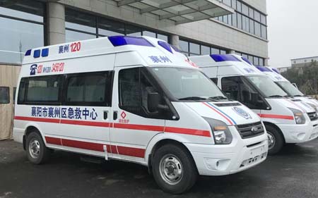 新時(shí)代救護(hù)車(chē)圖片