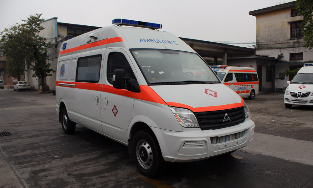 上汽大通長軸救護車